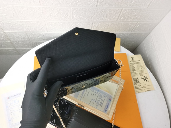 LVコピーウォレット角部分ディテール